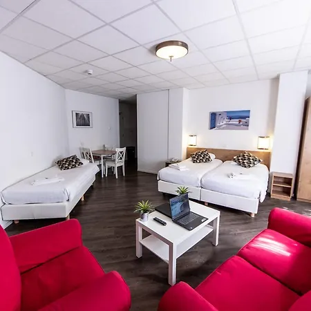 Joops City Centre 2*