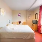 Joops City Centre 2*