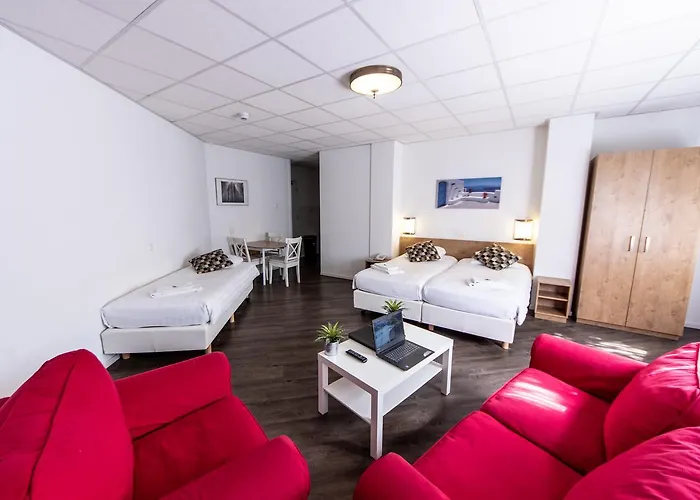 Joops City Centre 2*