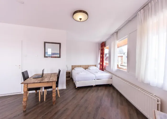 Joops City Centre Hotel 2*